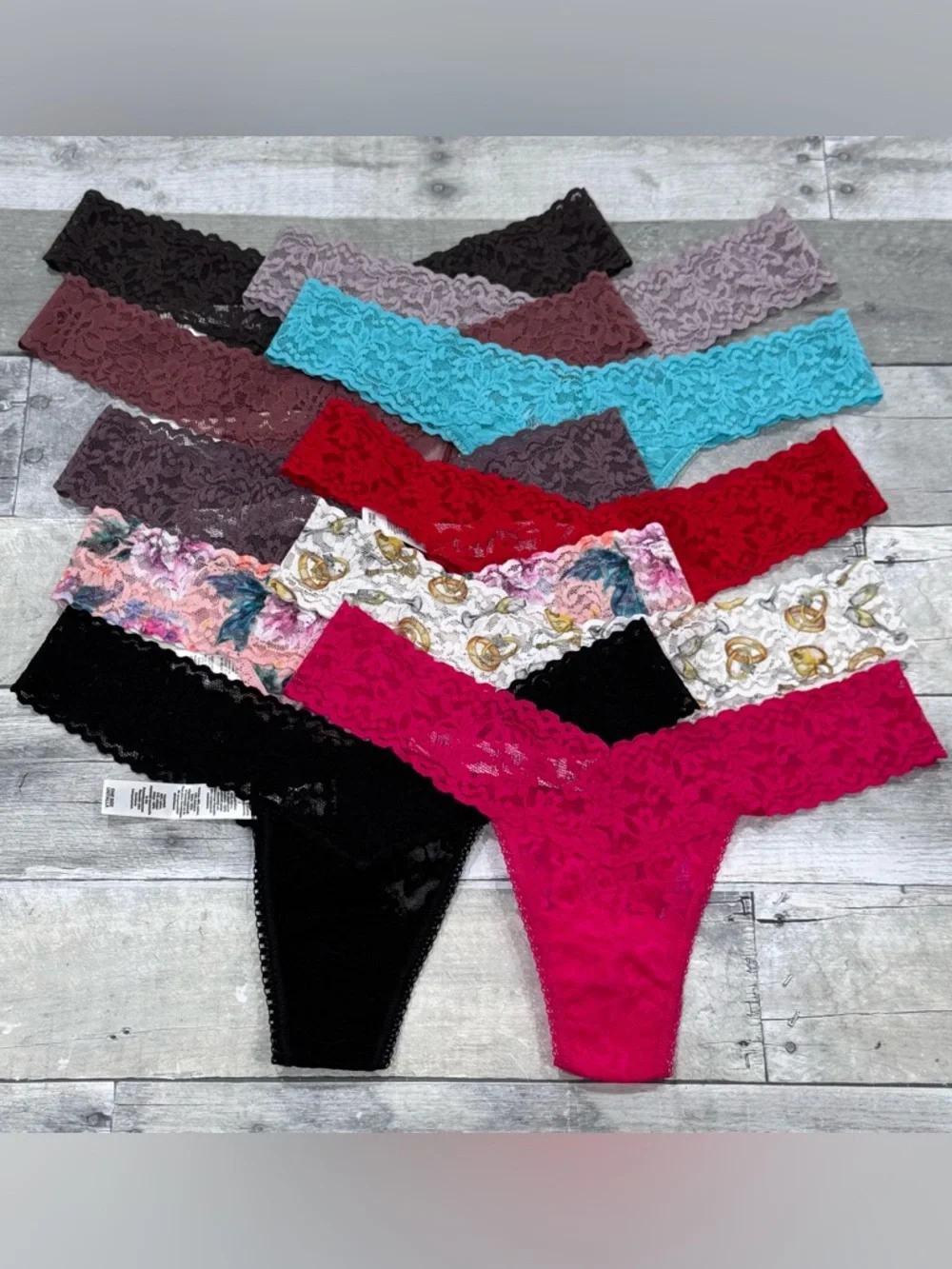 HANKY PANKY Signature Lace Low Rise Thong 10-Pack Assorted Colors & Styles O/S